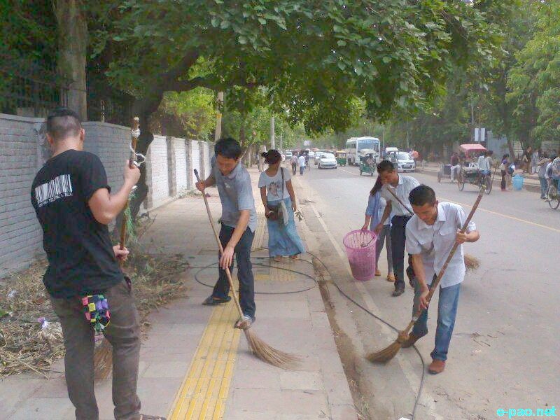 Cleanliness drive programme by North East Students in and around Delhi University Main Campus :: 15 June 2014
