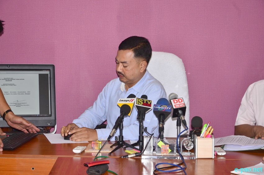 Education Minister Moirangthem Okendra Singh releasing result of Higher Secondary Exam 2015 :: May 11 2015