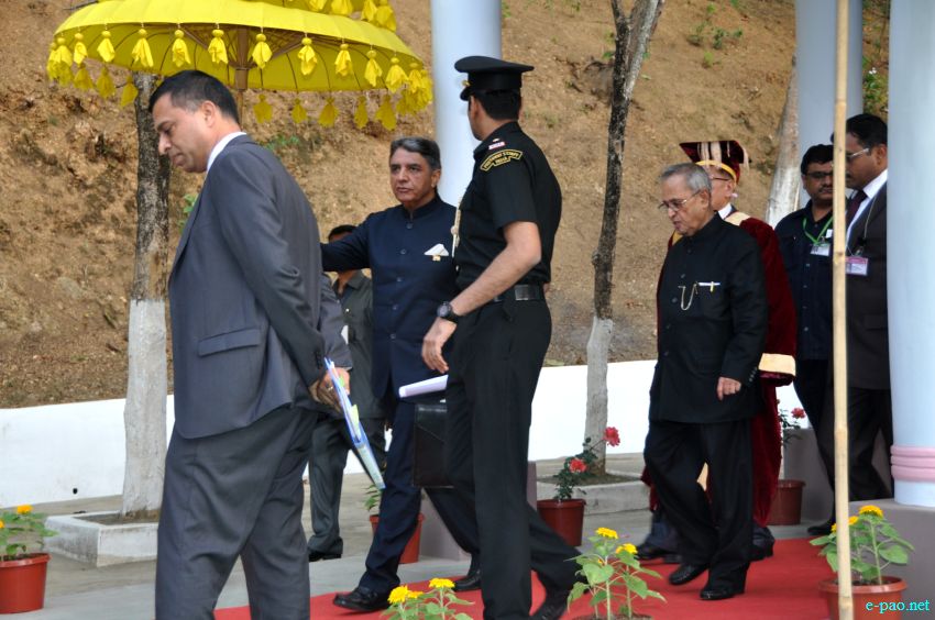 President, Pranab Mukherjee, arrived  at Imphal to attend 14th Convocation of Manipur University :: 29 April 2014