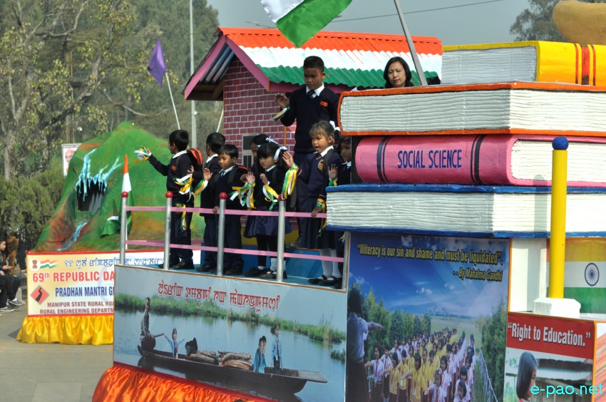 Tableaux presentation : 69th Indian Republic Day at Kangla, Imphal :: January 26 2018