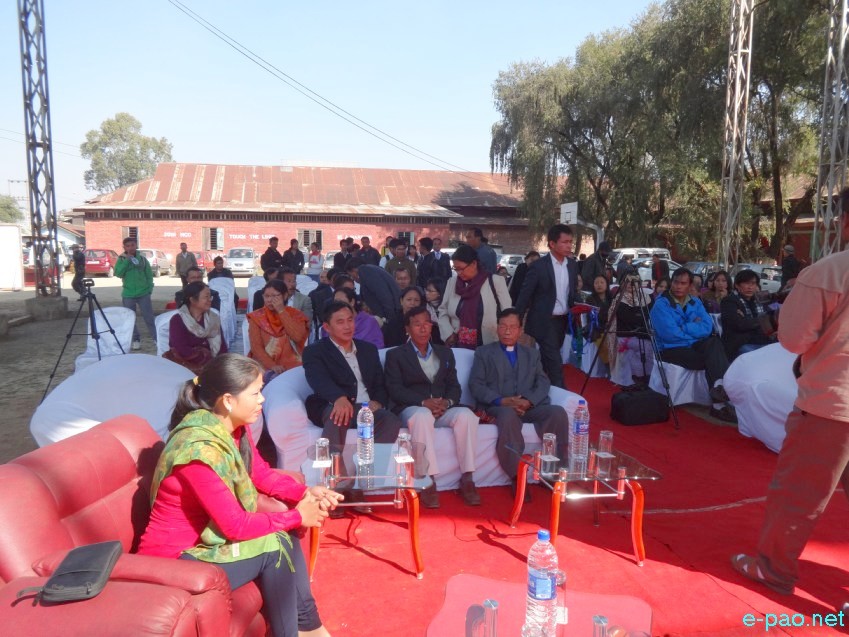 Olympic Bronze medallist, Mary Kom's autobiography 'Unbreakable' launched at Imphal college  :: 18 Dec 2013
