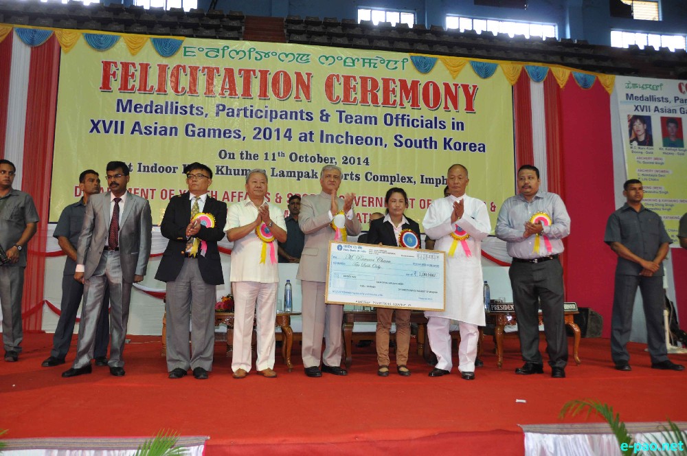 Felicitation ceremony of participants of 17th Asian Games 2014 at Indoor Stadium, Khuman Lampak :: Oct 11 2014