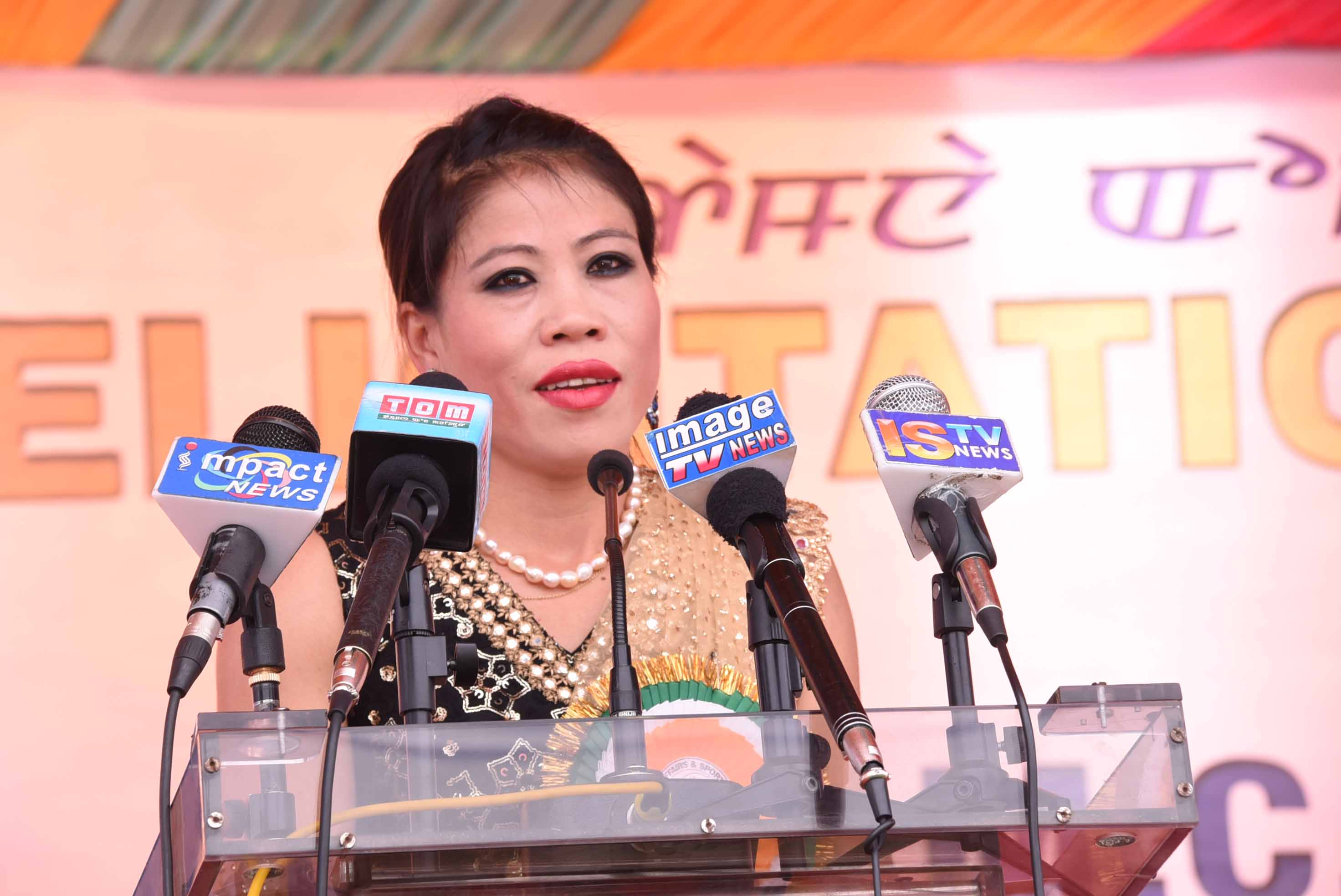 World boxing champion MC Mary Kom honoured with the title 'Meethoileima' at Khuman Lampak :: 11th December 2018
