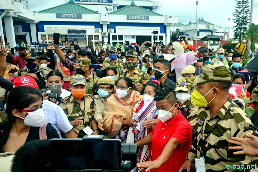 Saikhom Mirabai Chanu : Silver medallist, Tokyo Olympics 2020, given a rousing welcome at Imphal :: July 27 2021