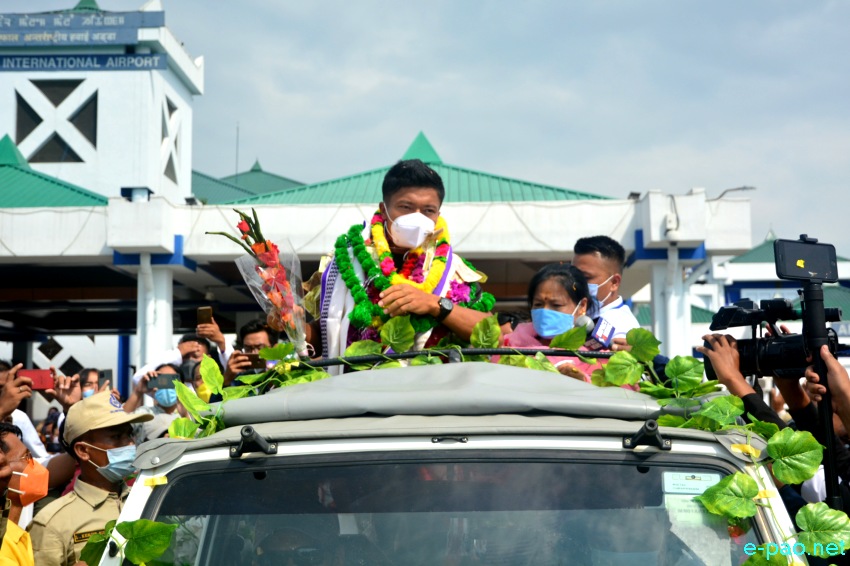 Reception of Tokyo Olympic Bronze Medallist Sanglakpam Nilakanta and 4th Position Pukhrambam Sushila at Imphal Airport :: 11 August 2021