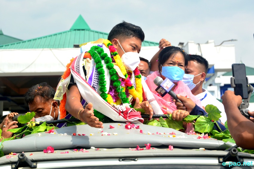 Reception of Tokyo Olympic Bronze Medallist Sanglakpam Nilakanta and 4th Position Pukhrambam Sushila at Imphal Airport :: 11 August 2021