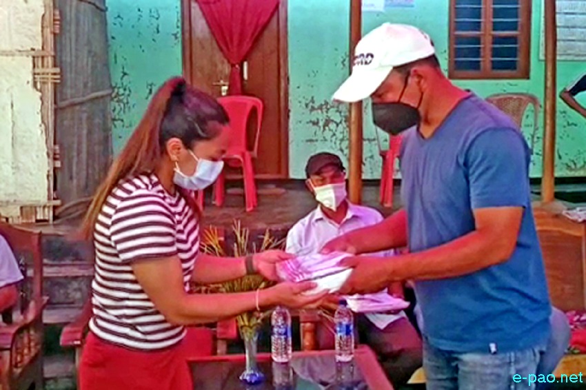 Saikhom Mirabai Chanu felicitated truck drivers who extended support during her training days :: 05 August 2021