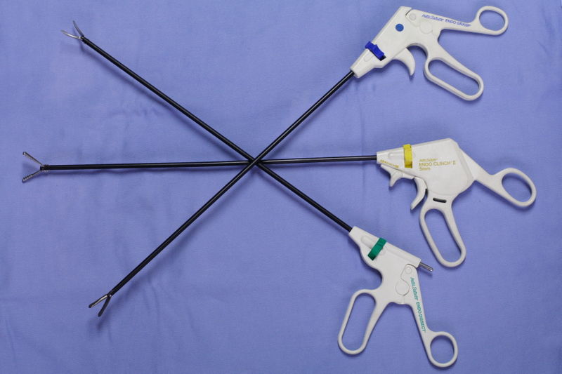 Instruments for a laparoscopic operation