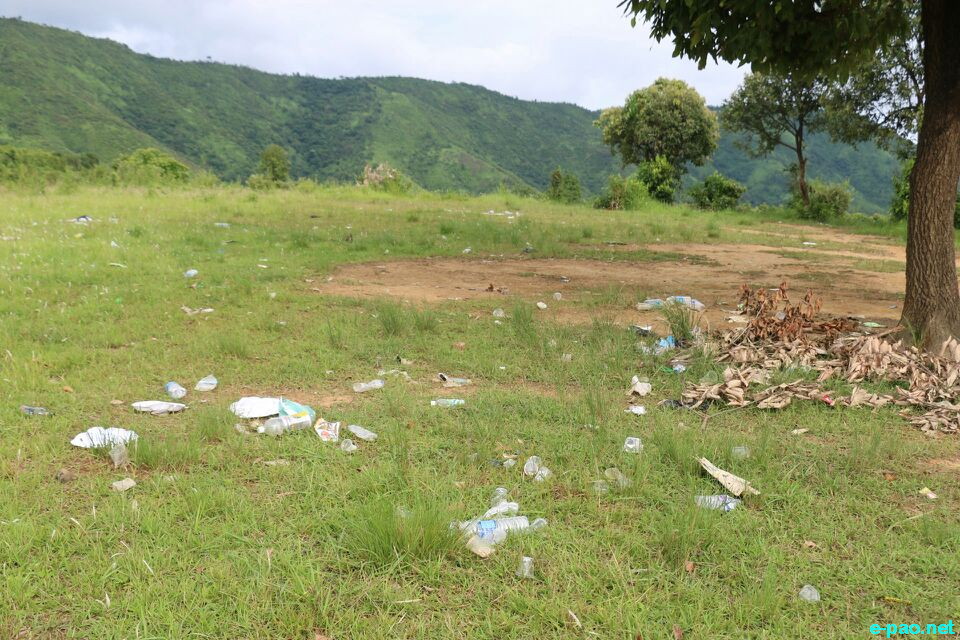 The trash at south Lousing hillock's (Chingnungkok) in July 2014