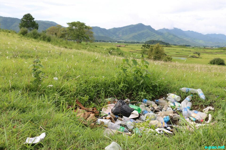 The trash at south Lousing hillock's (Chingnungkok) in July 2014