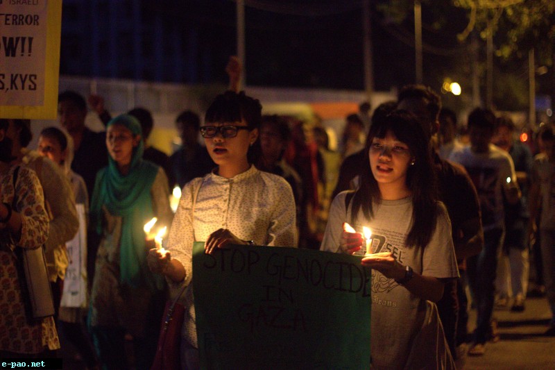 Candle light vigil against extremeties by Israeli state in Palestine at Delhi on  25th August 2014