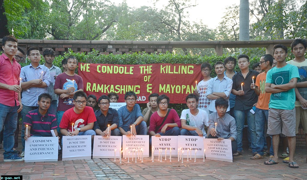 Volunteers of MSAD and others paid condolence to late Mayopam Ramror and Ramkashing Vashi at University of Delhi  :: 31 August 2014