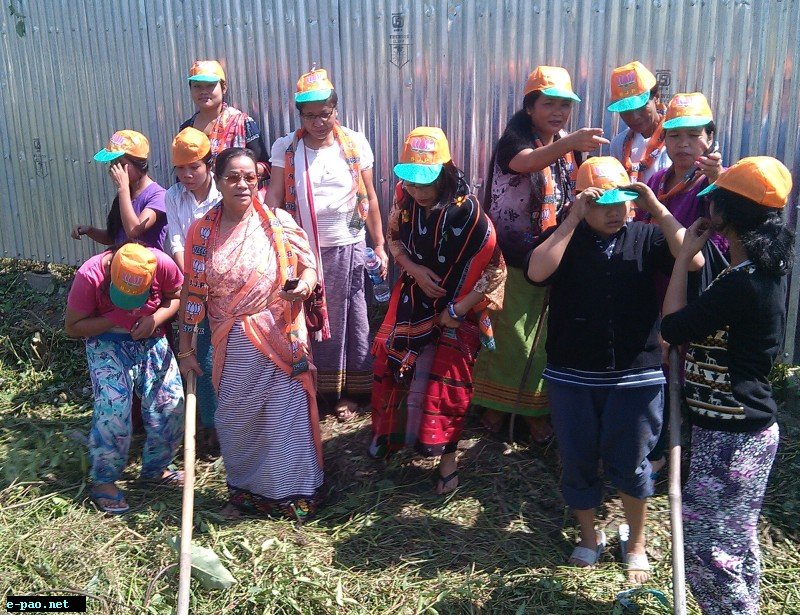 Mahila Morcha BJP joins Clean India Campaign on Oct 2, 2014