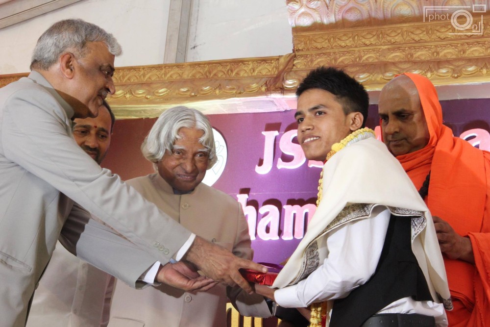 Ronaldo Laishram : India's Asteroid Star felicitated by former President Dr APJ Abdul Kalam on March 31 2015 at SJCE, Mysore