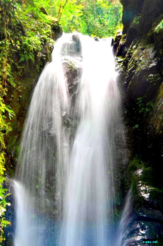 Ereng Waterfall : Situated at a distance of 23 km from Imphal along the Uripok-Kangchup Road :: 2014