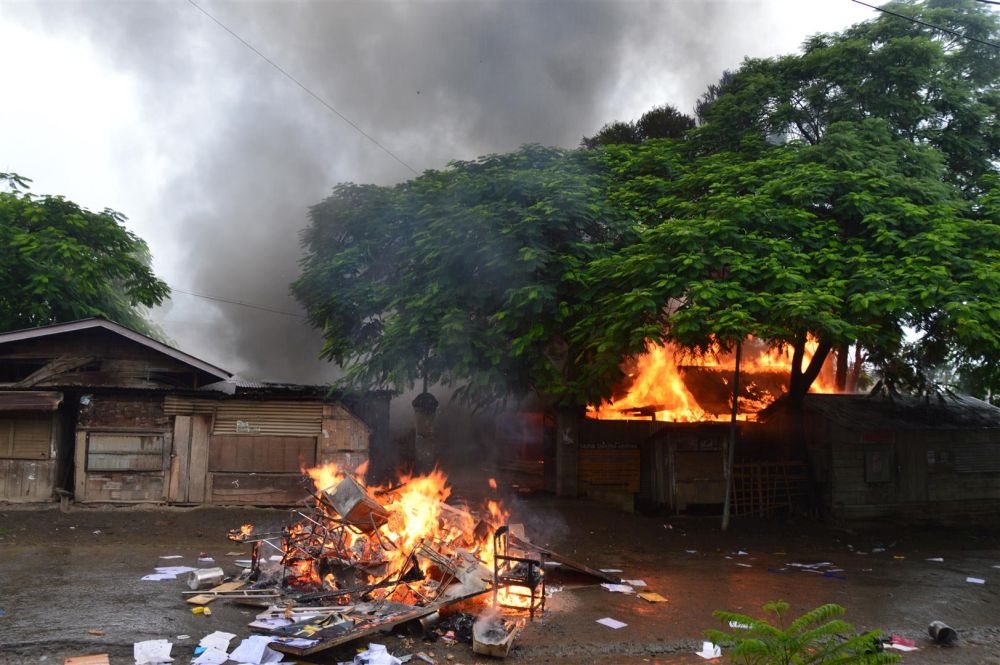 Protestors burned down ZEO office in Churachandpur on September 1 2015
