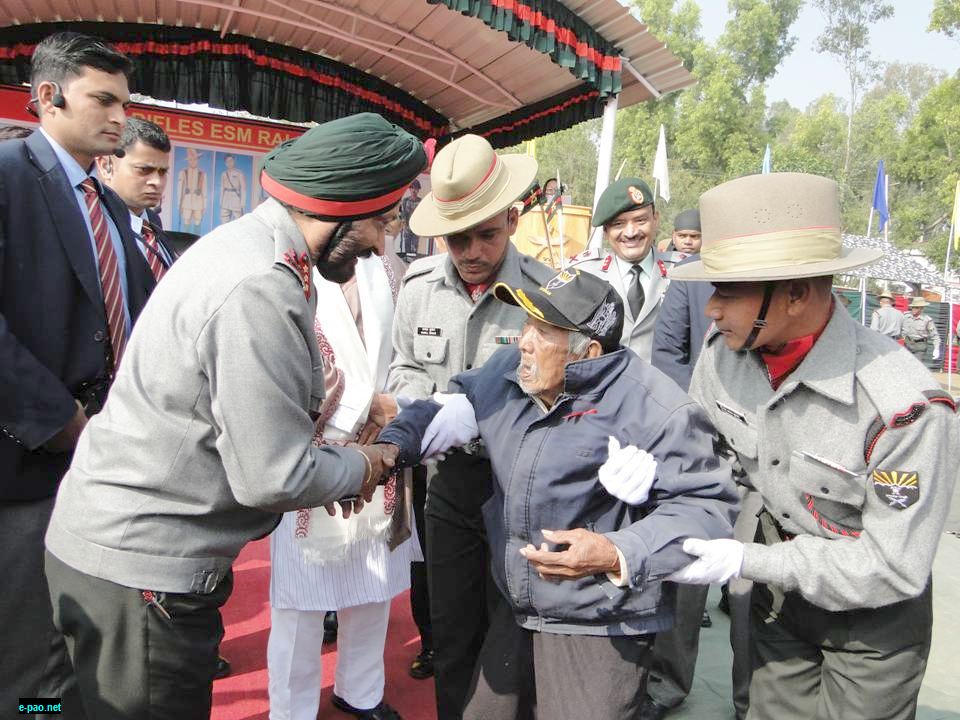 DG, Assam Rifles interacting with 106-year veteran from INA at Mantripukhri on 12th January 2016 