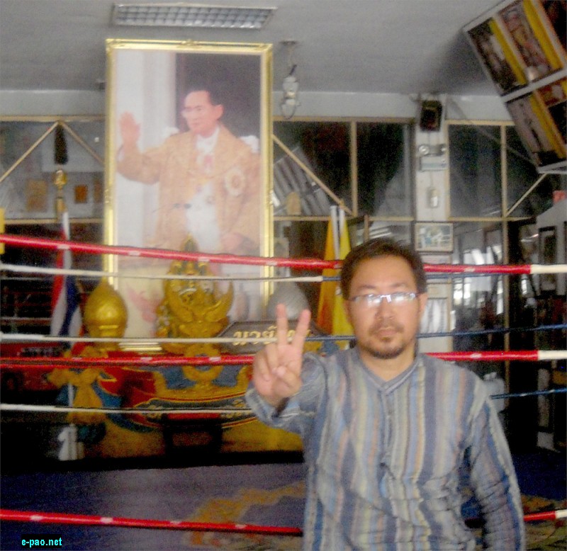 Oken Jeet Sandham at Bangkok Muaythai Institute Rangsit with King Bhumibol Adulyadej huge image