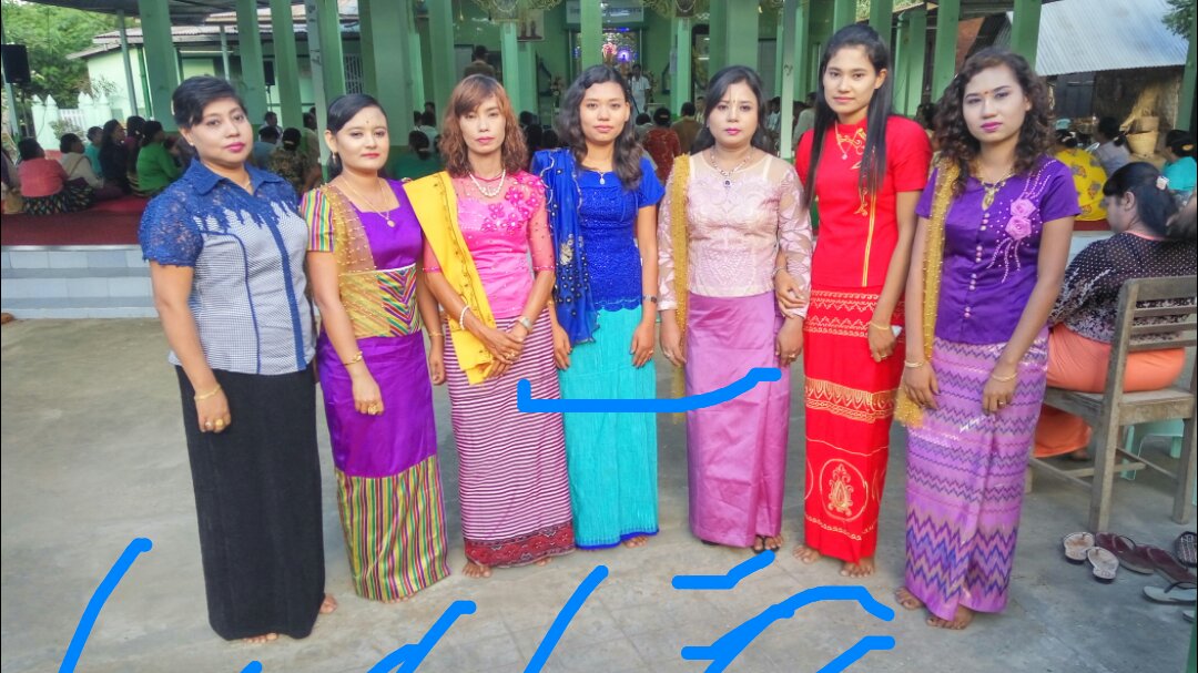 Group photo of a 'Sagaing Meetei Bamon' khul at Sagaing , Myanmar :: March 2017