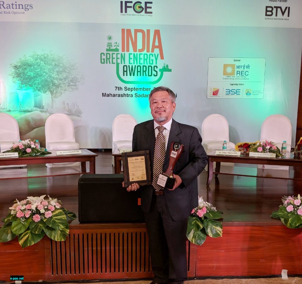 Kamesh Salam awarded for Outstanding Green Activist - Jury Choice Awards at India Green Energy Awards, 2018 
