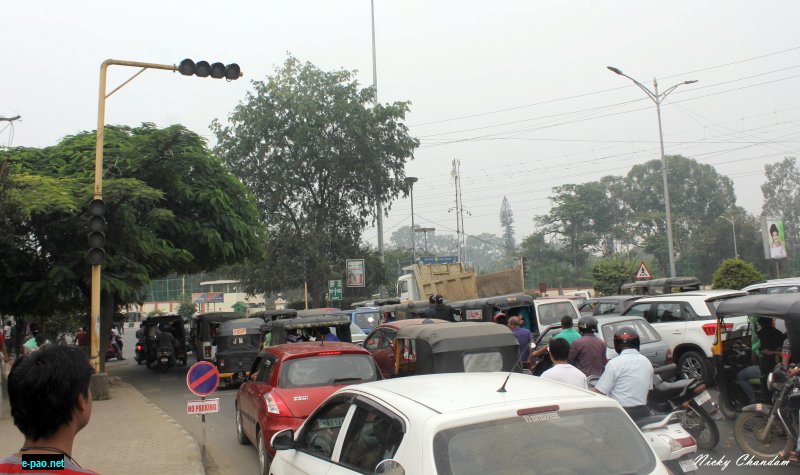  Near Raj Bhawan : Traffic Lights at Imphal in October 2018 