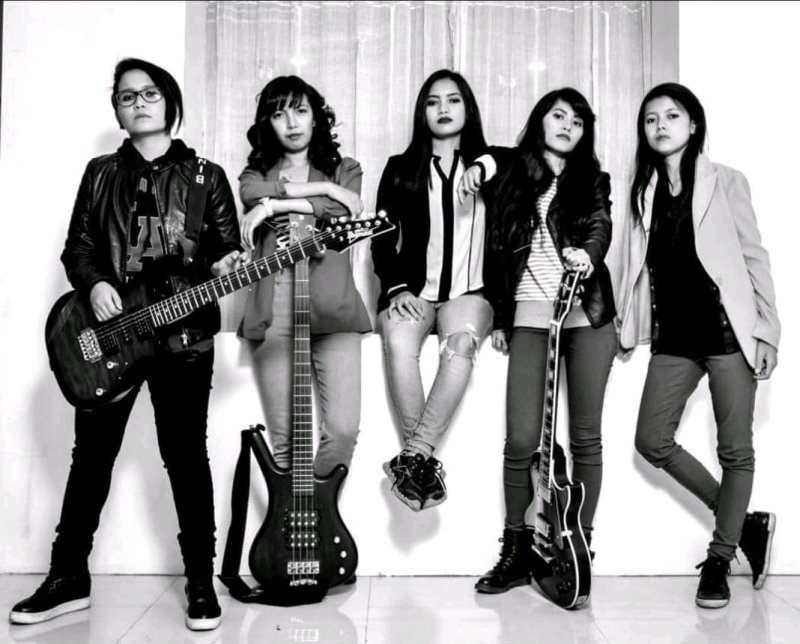  Maniac - all-female Manipuri rock band 