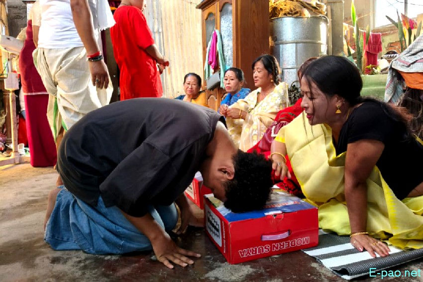 Ningols on the way to her mapam lamdam on the occassion of Ningol Chakkouba at Imphal :: 23rd October 2025