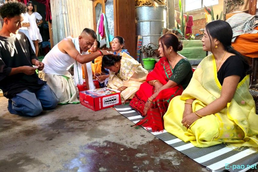 Ningols on the way to her mapam lamdam on the occassion of Ningol Chakkouba at Imphal :: 23rd October 2025