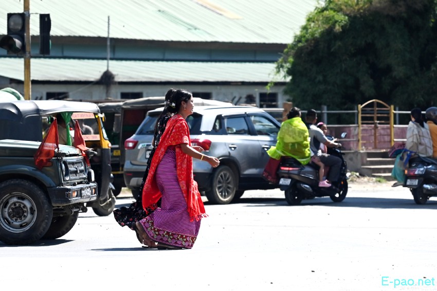 Ningols on the way to her mapam lamdam on the occassion of Ningol Chakkouba at Imphal :: 23rd October 2025