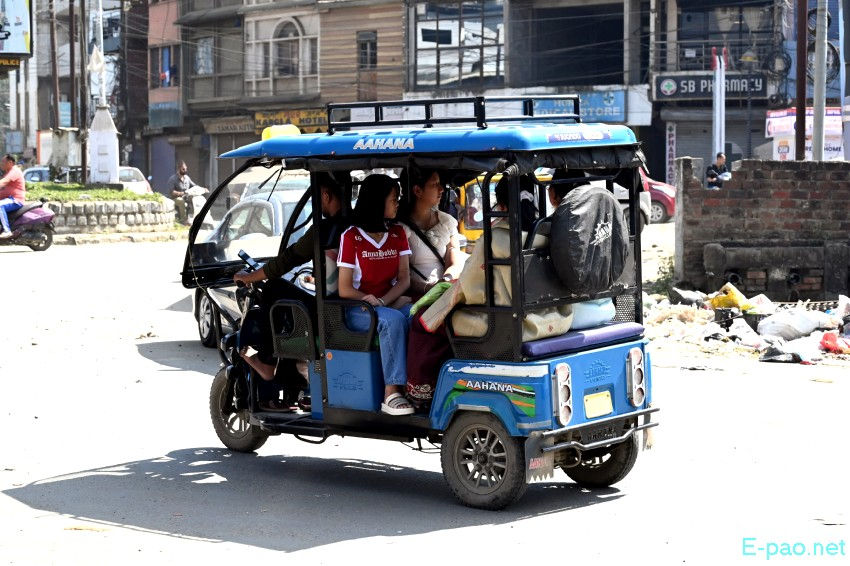 Ningols on the way to her mapam lamdam on the occassion of Ningol Chakkouba at Imphal :: 23rd October 2025