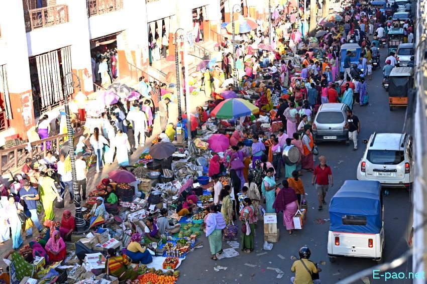Ningol Chakkouba Shopping :: A very crowded scene at Ema Keithel, Imphal :: October 22nd 2025