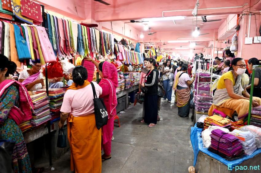 Ningol Chakkouba Shopping :: A very crowded scene at Ema Keithel, Imphal :: October 22nd 2025