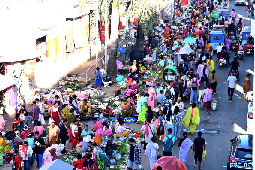 Ningol Chakkouba Shopping :: A very crowded scene at Ema Keithel, Imphal :: October 22nd 2025