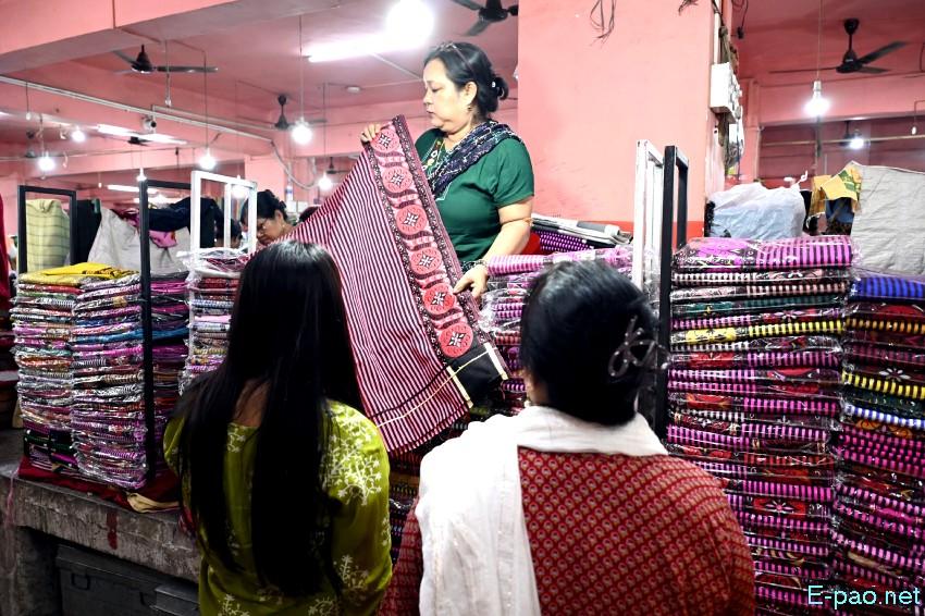 Ningol Chakkouba Shopping :: A very crowded scene at Ema Keithel, Imphal :: October 22nd 2025