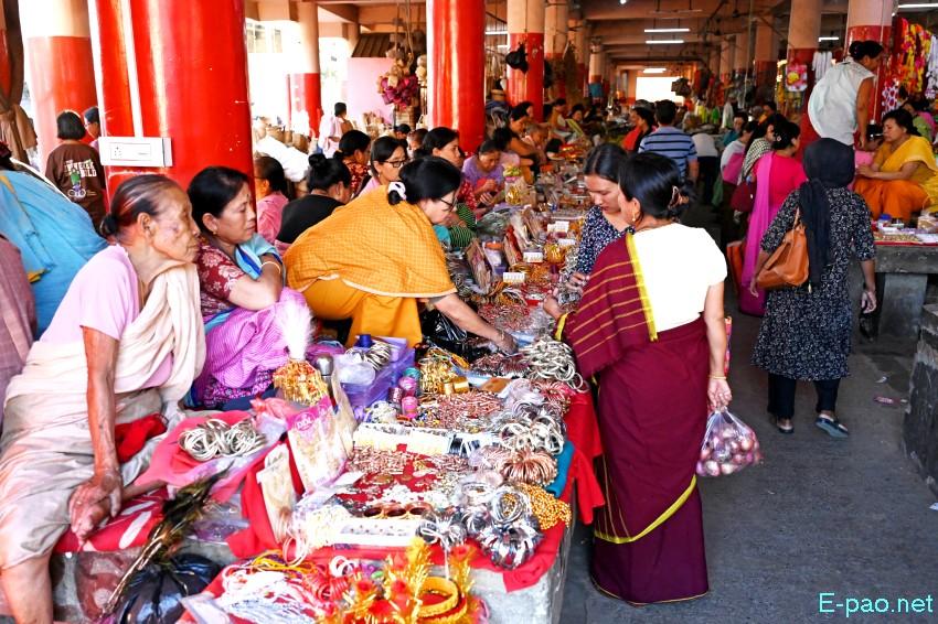 Ningol Chakkouba Shopping :: A very crowded scene at Ema Keithel, Imphal :: October 22nd 2025