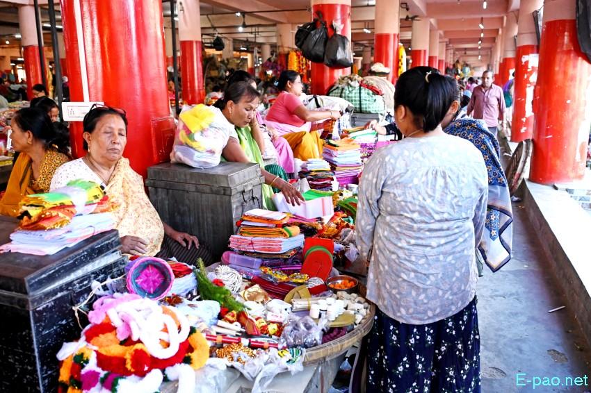 Ningol Chakkouba Shopping :: A very crowded scene at Ema Keithel, Imphal :: October 22nd 2025