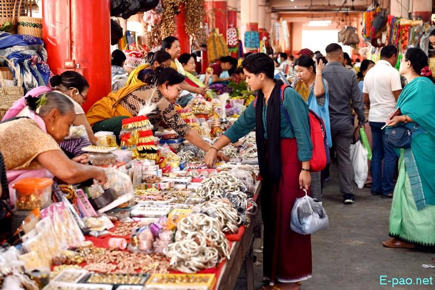Ningol Chakkouba Shopping :: A very crowded scene at Ema Keithel, Imphal :: October 22nd 2025