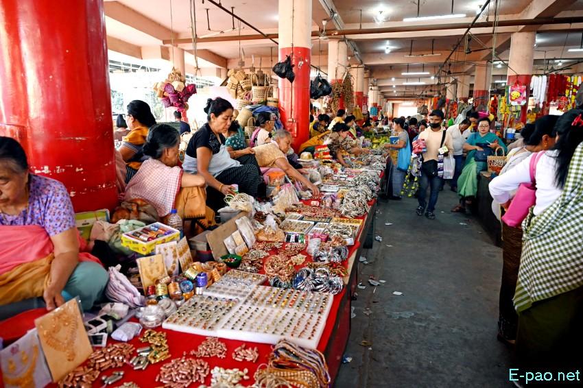 Ningol Chakkouba Shopping :: A very crowded scene at Ema Keithel, Imphal :: October 22nd 2025