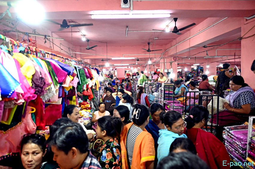 Ningol Chakkouba Shopping :: A very crowded scene at Ema Keithel, Imphal :: October 22nd 2025