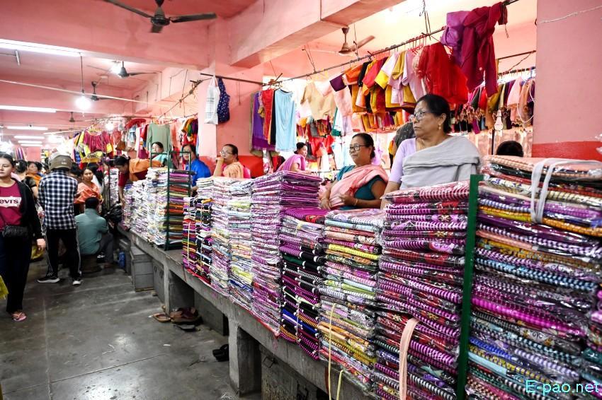 Ningol Chakkouba Shopping :: A very crowded scene at Ema Keithel, Imphal :: October 22nd 2025