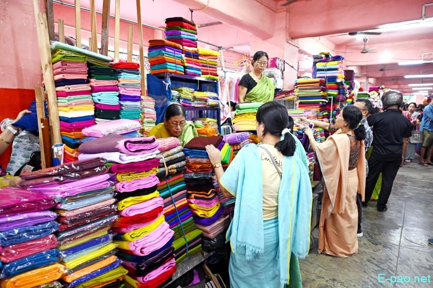 Ningol Chakkouba Shopping :: A very crowded scene at Ema Keithel, Imphal :: October 22nd 2025
