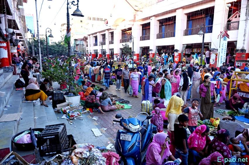 Ningol Chakkouba Shopping :: A very crowded scene at Ema Keithel, Imphal :: October 22nd 2025