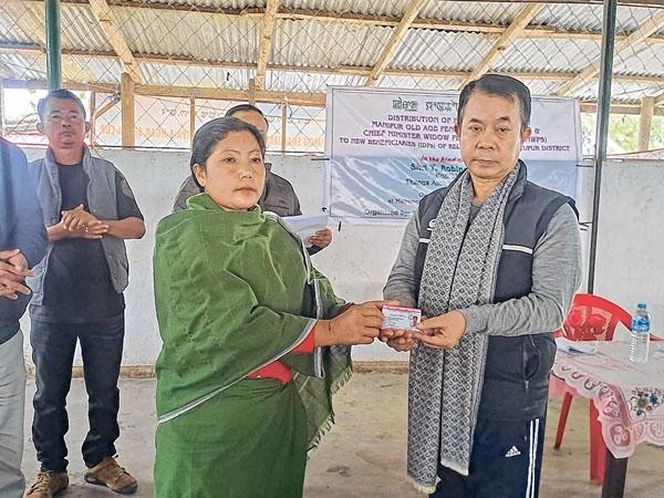 Pension cards distributed to IDPs