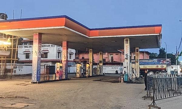 Petrol pumps to close for 3 days