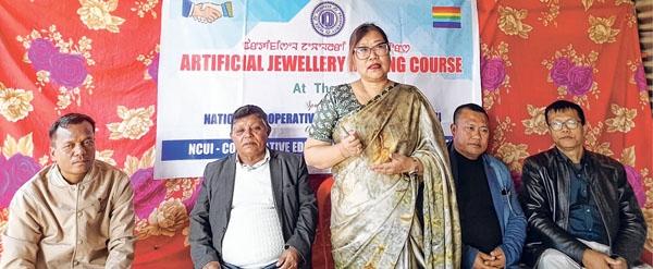 Artificial jewellery making course concludes