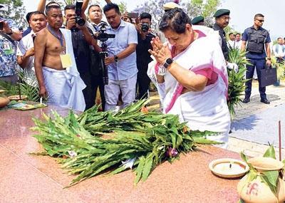 Governor, CM lead in saluting Khongjom heroes