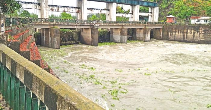 3 Ithai sluice gates opened, many areas flooded
