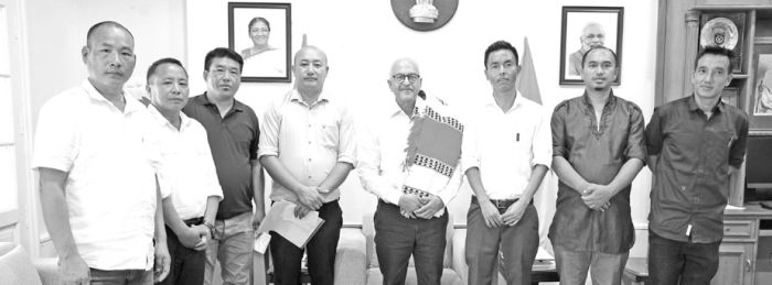 IOCL briefs Guv on infrastructure; SRL airs woes