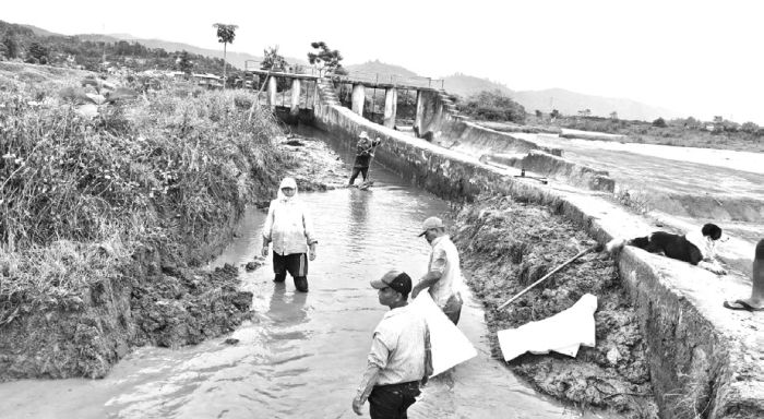 Kakching Ithei canal dredged/cleansed