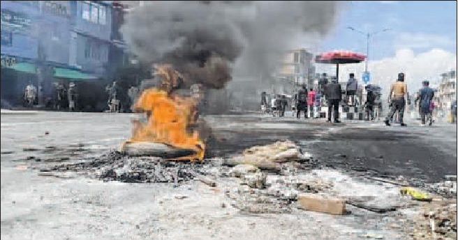Protest paralyses Imphal, net suspended, curfew imposed